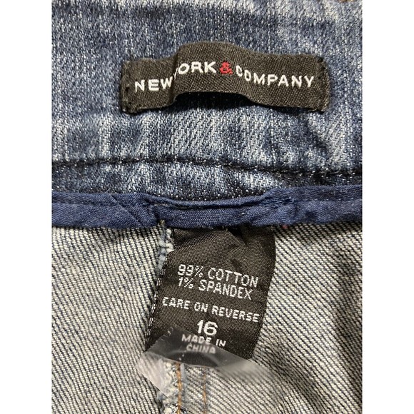 NEW YORK & COMPANY Jeans Women's 16 Low Rise Capri Cropped Dark Wash Denim - Picture 5 of 5